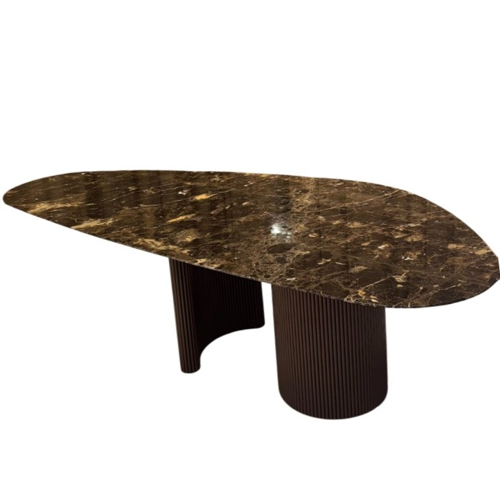 Mesa de Jantar Orgânica Pés Meia Lua em Pedra